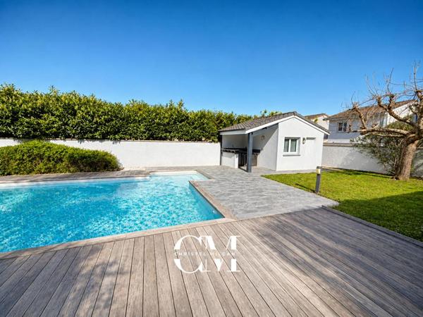 Maison contemporaine de plain-pied avec piscine 210 m2 Bruges Grand Darnal