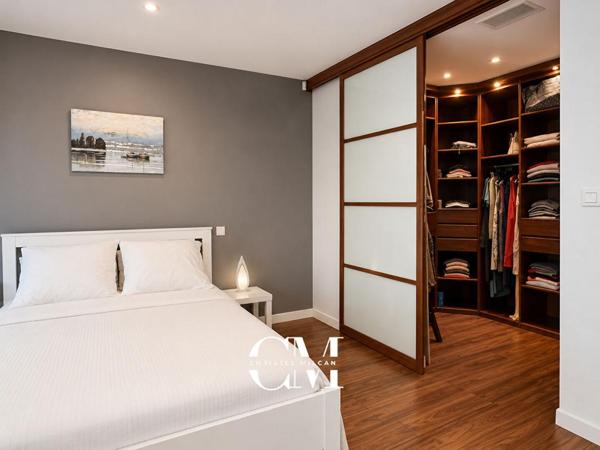 Maison contemporaine de plain-pied avec piscine 210 m2 Bruges Grand Darnal