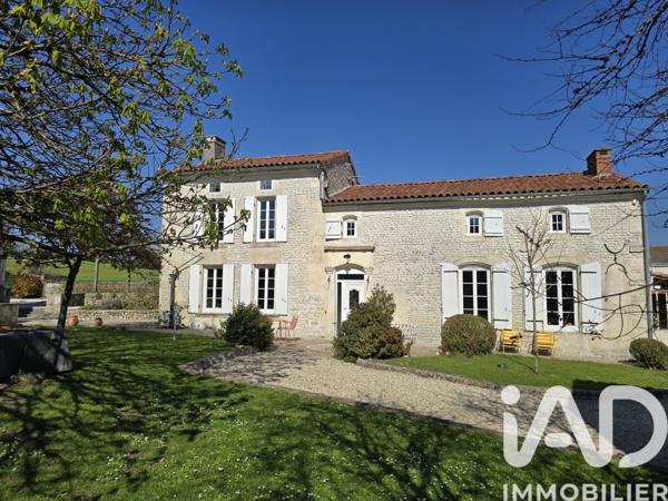 Maison à vendre 5 pièces 186 m² Angeac-Champagne