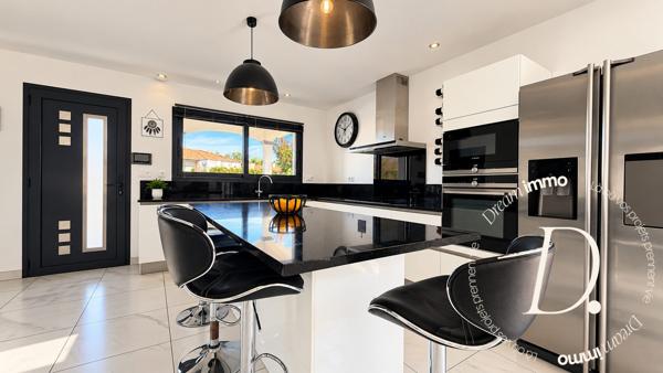 Belle et grande maison contemporaine au calme,