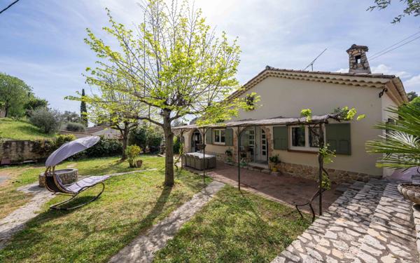 Maison à vendre    6 pièces •  Grasse