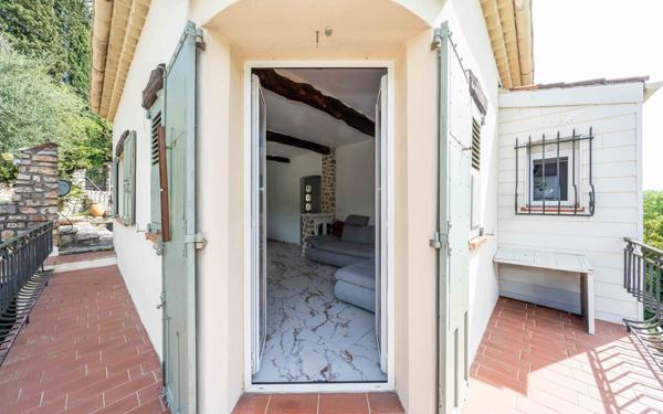 Maison à vendre    6 pièces •  Grasse