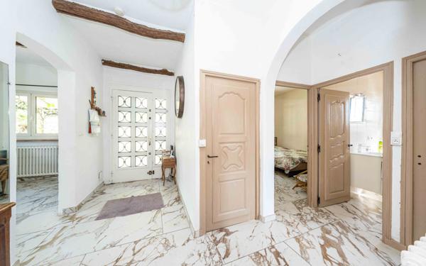 Maison à vendre    6 pièces •  Grasse