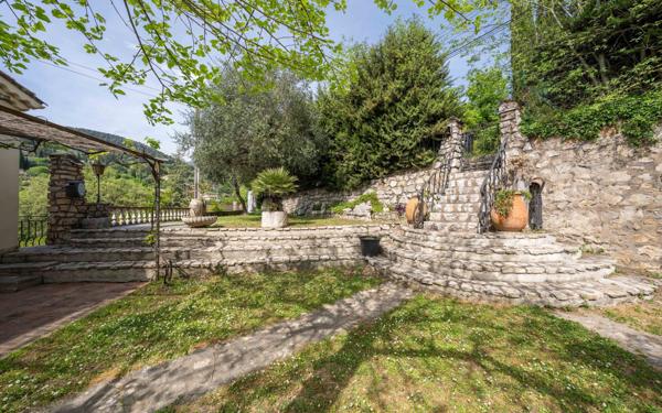 Maison à vendre    6 pièces •  Grasse