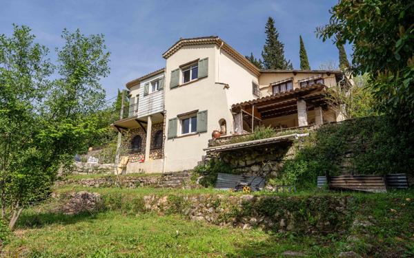 Maison à vendre    6 pièces •  Grasse