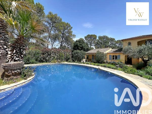 Maison à vendre 11 pièces 257 m² Saint-Mathieu-de-Tréviers
