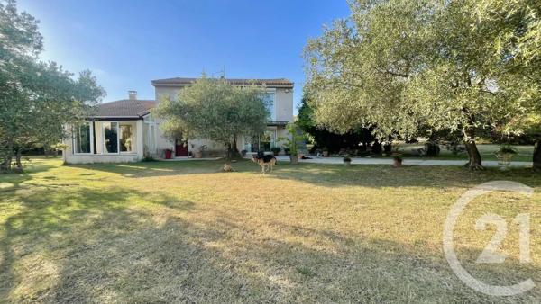 Maison à vendre  7 pièces - 199,52 m 2   LUNEL  - 34