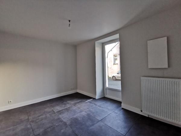 A LOUER ST MELAINE MAISON DE BOURG T2