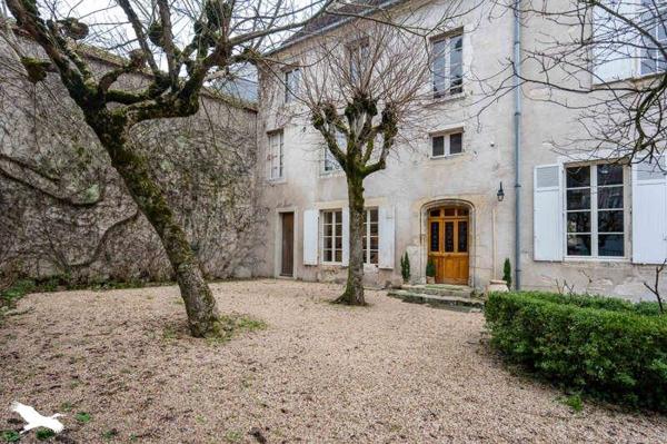 Maison à vendre |  Mehun-sur-Yèvre |  13 pièces | 390 m²