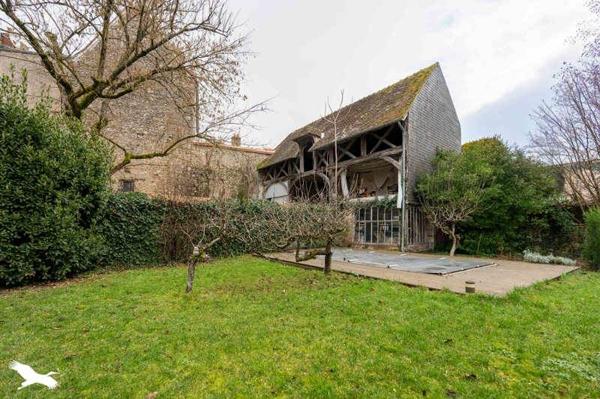 Maison à vendre |  Mehun-sur-Yèvre |  13 pièces | 390 m²