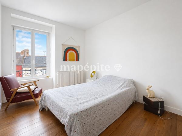 Maison
         5 pièces
        - 165 m² Exclusivité 329 000 € *