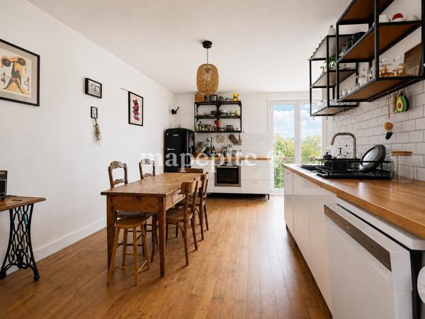 Maison
         5 pièces
        - 165 m² Exclusivité 329 000 € *