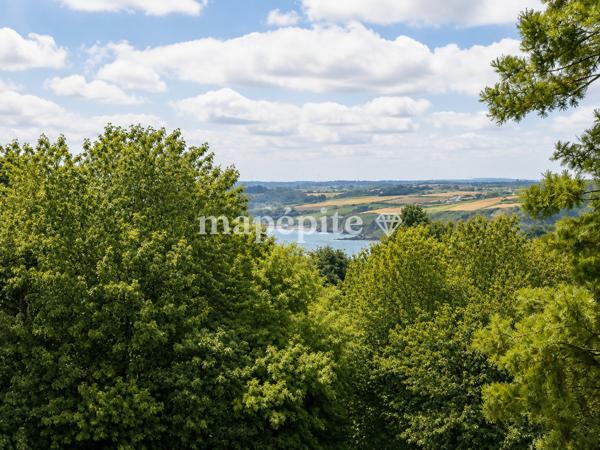 Maison
         5 pièces
        - 165 m² Exclusivité 329 000 € *