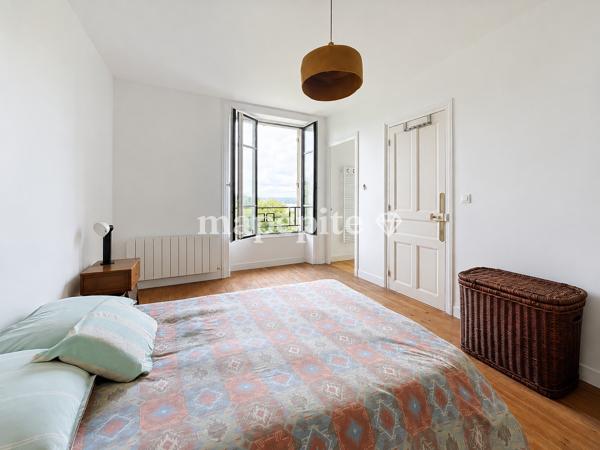 Maison
         5 pièces
        - 165 m² Exclusivité 329 000 € *
