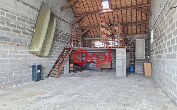 Stationnement à louer