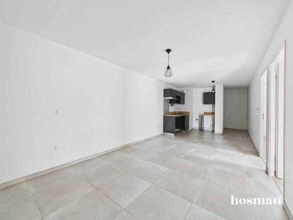 Appartement 3 pièces de 61 m² avec balcon et parking - Avenue Carnot, Cenon