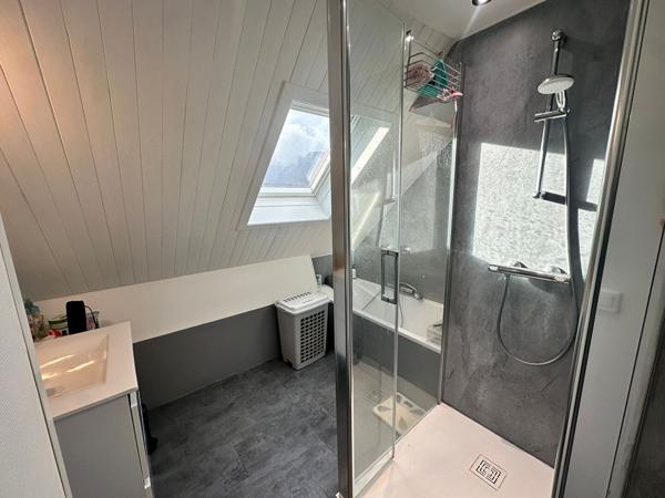 Maison familiale 5 chambres avec piscine à 6 min de Genève