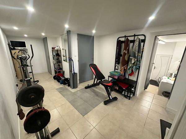 Maison familiale 5 chambres avec piscine à 6 min de Genève