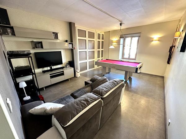Maison familiale 5 chambres avec piscine à 6 min de Genève