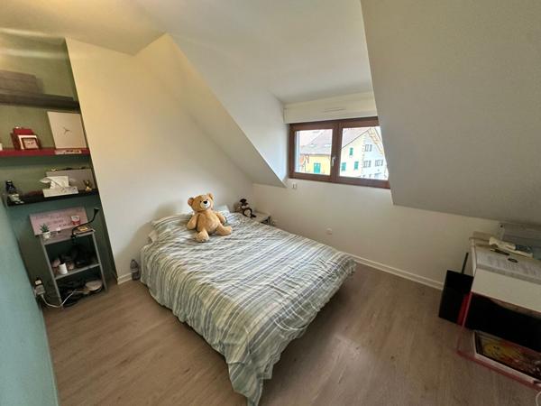 Maison familiale 5 chambres avec piscine à 6 min de Genève