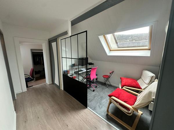 Maison familiale 5 chambres avec piscine à 6 min de Genève
