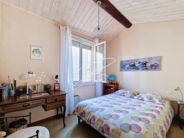 2 maisons 243 m² patio, et garage de 110 m²