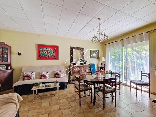 2 maisons 243 m² patio, et garage de 110 m²