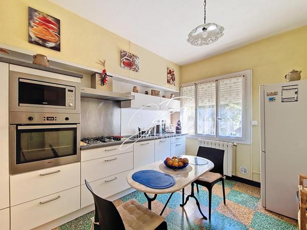 2 maisons 243 m² patio, et garage de 110 m²