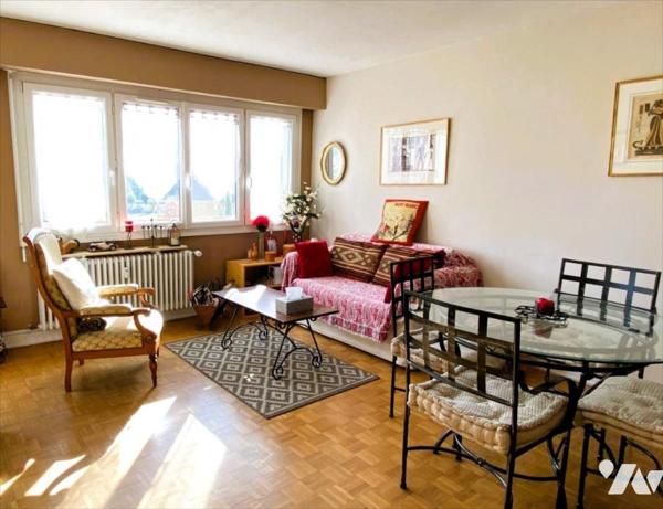 CHAMBERY Proche Centre - T2 avec parking privatif