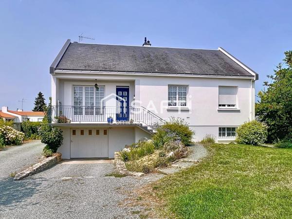 Maison de 145m², 5 pièces sur 1275m² de terrain.