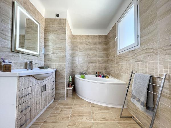 Maison 3 faces - 185 m2 - 4 chambres - Le Boulou