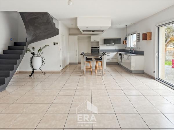 Maison contemporaine de standing ? 174 m² ? 5 chambres ? Piscine ? DPE A