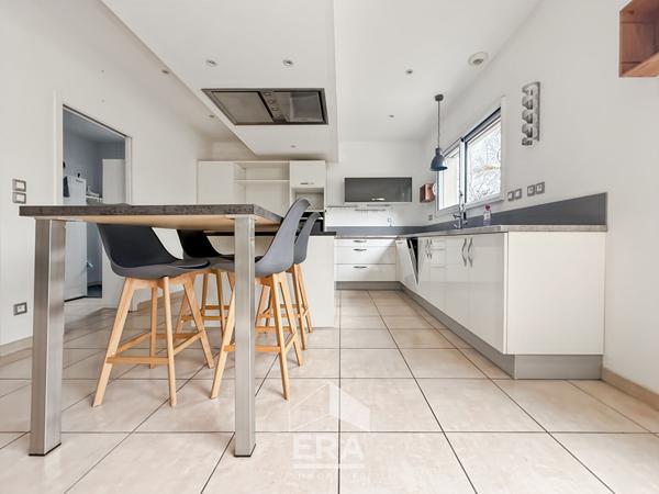 Maison contemporaine de standing ? 174 m² ? 5 chambres ? Piscine ? DPE A