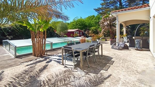 Maison contemporaine de standing ? 174 m² ? 5 chambres ? Piscine ? DPE A