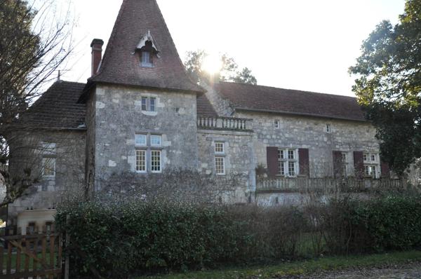 MANOIR