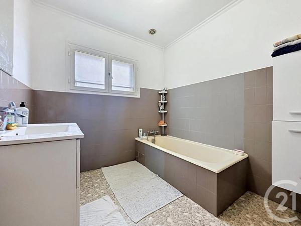 Maison à vendre  6 pièces - 143,42 m 2   MONTELIMAR  - 26