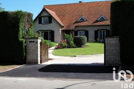 Maison à vendre 9 pièces 270 m² Saint-Denis-de-l'Hôtel