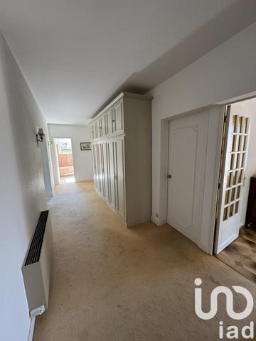 Maison à vendre 9 pièces 270 m² Saint-Denis-de-l'Hôtel