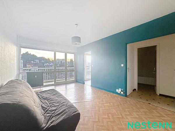 Cours Fauriel - T1 de  32 m² avec balcon, ascenseur - Seulement 250 € HC !