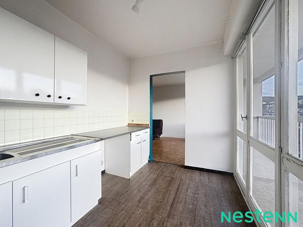 Cours Fauriel - T1 de  32 m² avec balcon, ascenseur - Seulement 250 € HC !