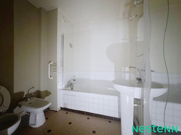 Cours Fauriel - T1 de  32 m² avec balcon, ascenseur - Seulement 250 € HC !