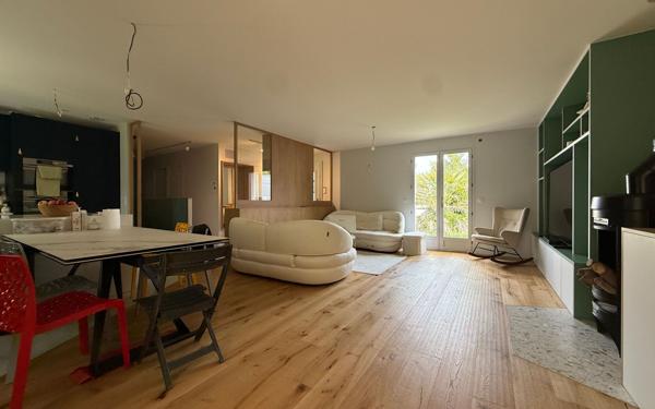Maison à vendre    6 pièces •  La Ville-du-Bois