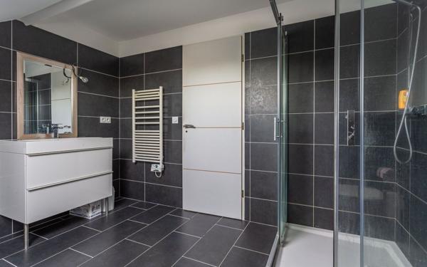 Maison à vendre    6 pièces •  La Ville-du-Bois