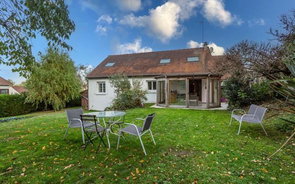 Maison à vendre    6 pièces •  La Ville-du-Bois