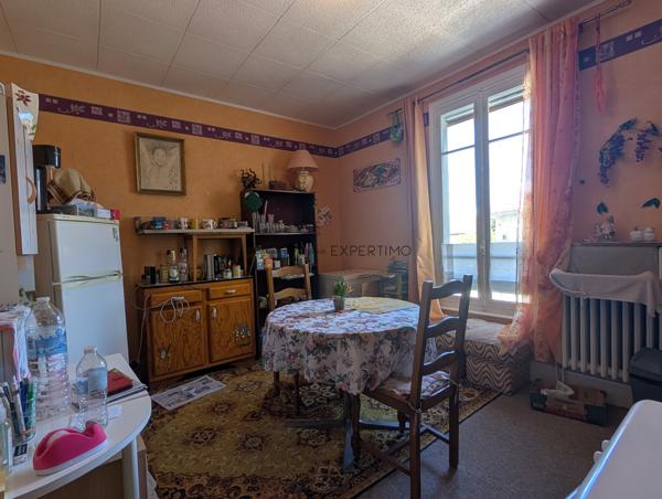 Maison de Ville sur 3 Niveaux avec Cour Fermée et Parc – Idéal Projet Familial ou Investisseurs