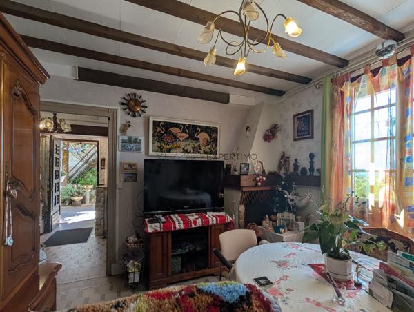 Maison de Ville sur 3 Niveaux avec Cour Fermée et Parc – Idéal Projet Familial ou Investisseurs