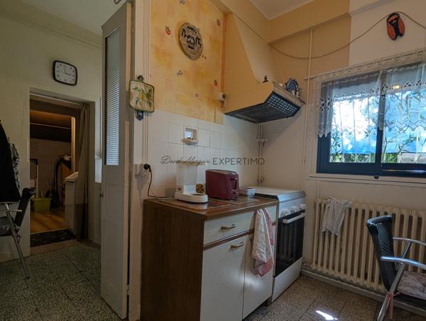 Maison de Ville sur 3 Niveaux avec Cour Fermée et Parc – Idéal Projet Familial ou Investisseurs