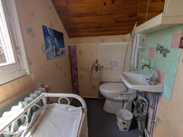Maison de Ville sur 3 Niveaux avec Cour Fermée et Parc – Idéal Projet Familial ou Investisseurs