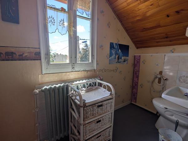 Maison de Ville sur 3 Niveaux avec Cour Fermée et Parc – Idéal Projet Familial ou Investisseurs
