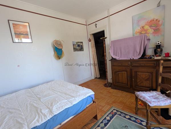 Maison de Ville sur 3 Niveaux avec Cour Fermée et Parc – Idéal Projet Familial ou Investisseurs
